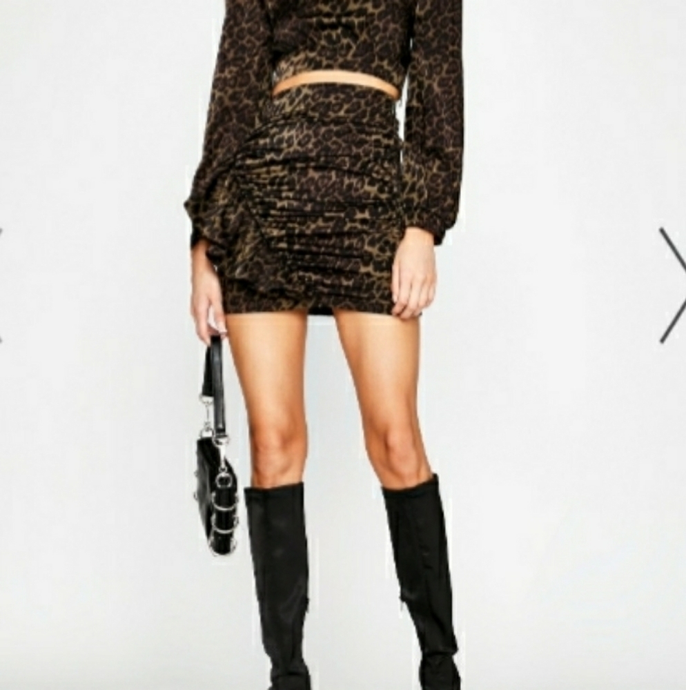 DOLLS KILL Velvet Leopard Side Ruffle Mini Skirt 👌 - Picture 3 of 6